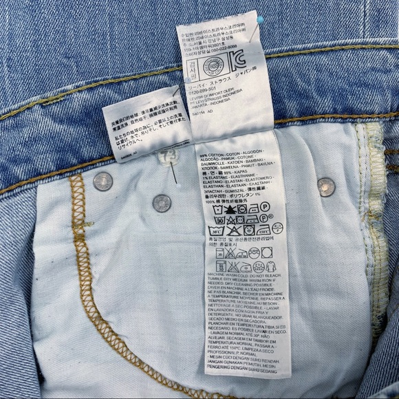 Levi’s 513 Slim Straight Distressed Light Wash Jeans - Picture 12 of 16